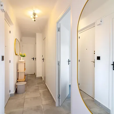 شقة 70m2 Dernier Etage Vue *